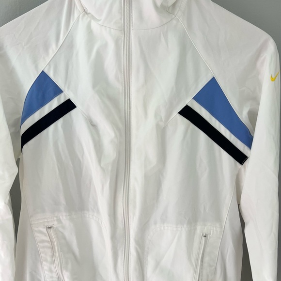 Nike Windbreaker Jacket White Blue Yellow Large - Picture 2 of 13